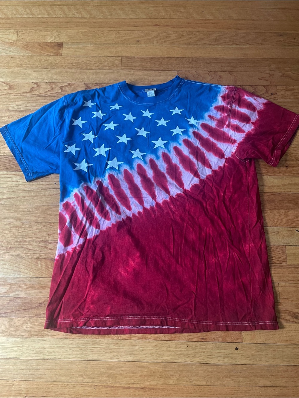 Liquid Blue Y2K Patriotic USA flag Tie-Dye Tee in Blue & Red